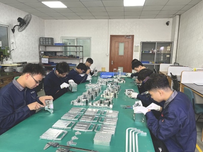 為什么CNC機(jī)加工零件這么貴？